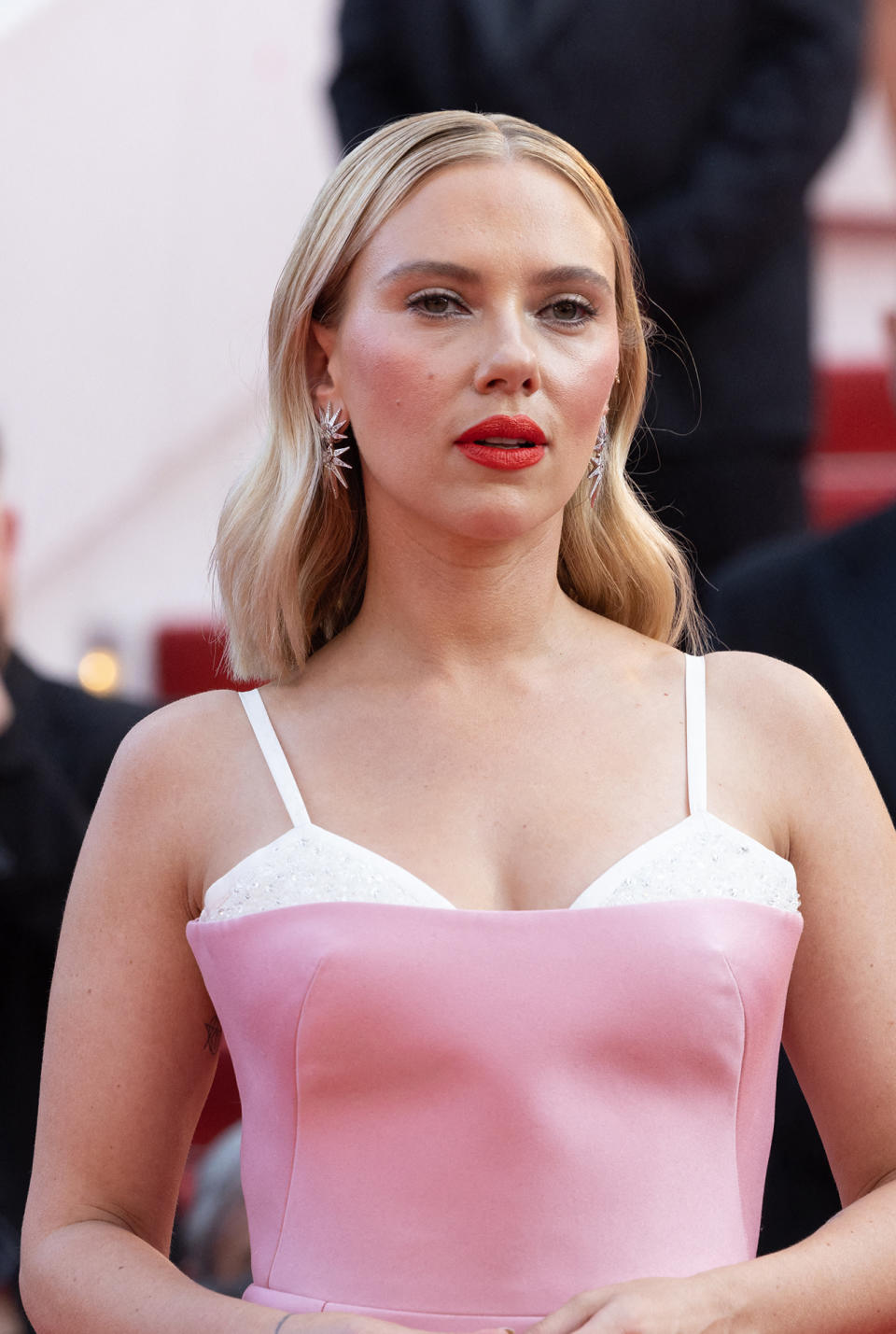 Le brushing wavy de Scarlett Johansson au Festival de Cannes 2023