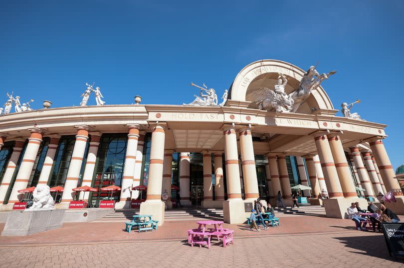 Shopping centres in Greater Manchester will close a bit earlier next week -Credit:Manchester Evening News