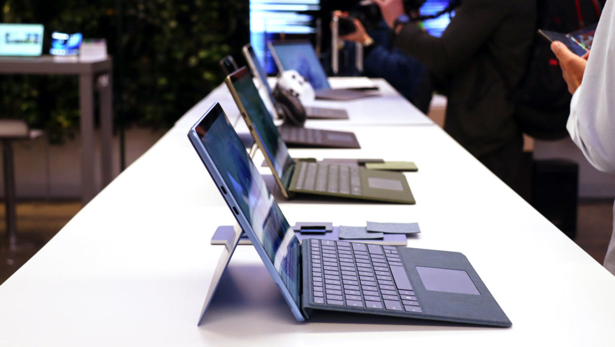  Microsoft Surface Pro 9 group. 