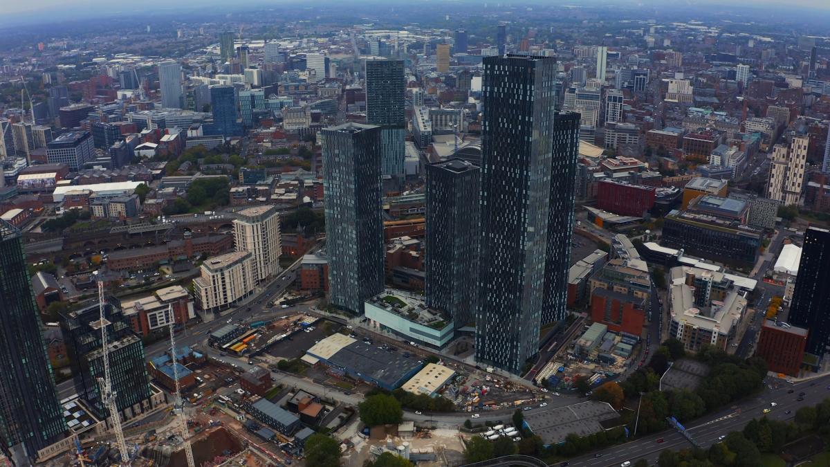 Manchester needs bigger city centre, think tank says - BBC News