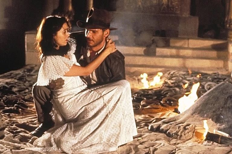 Karen Allen y Harrison Ford, en una escena de Los cazadores del arca perdida