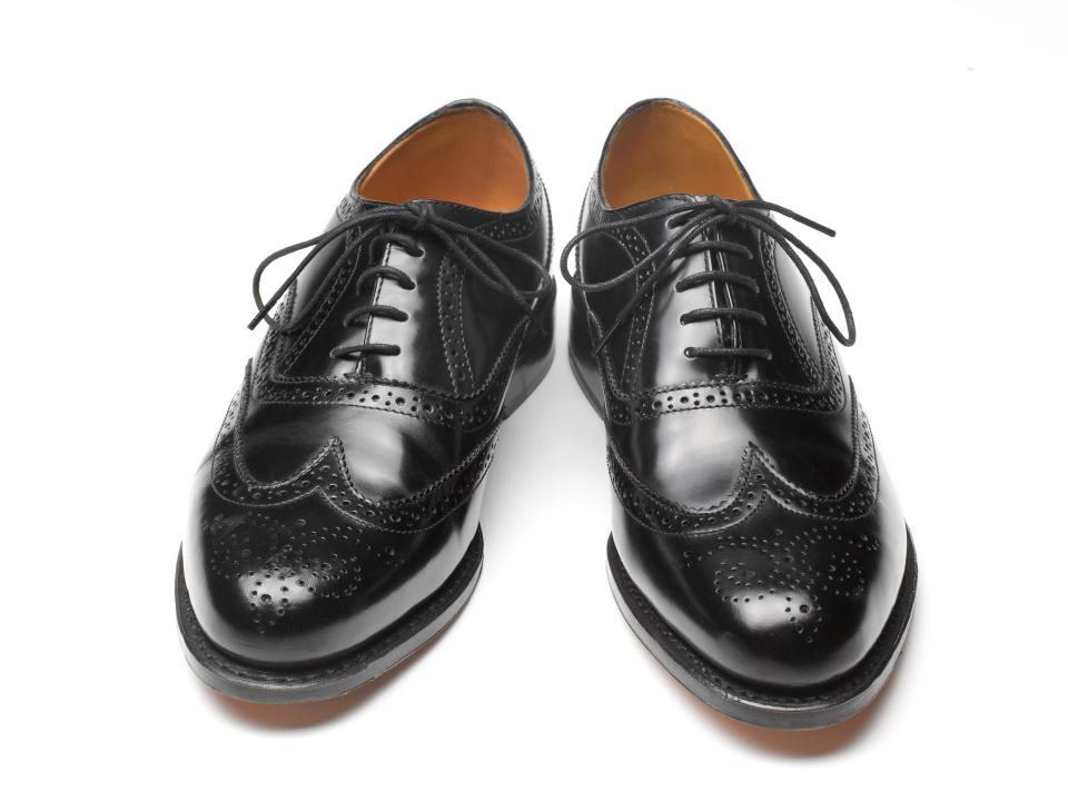 black dress shoes brogue