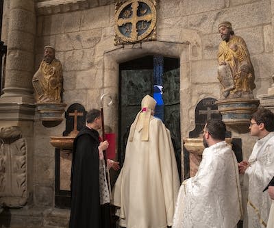 Apertura de la Puerta Santa. Foto Adolfo Enríquez. Fundación Catedral, Author provided