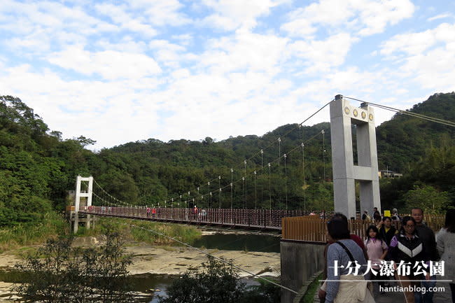 【平溪線一日遊】台灣尼加拉瓜瀑布 - 十分瀑布交通全攻略