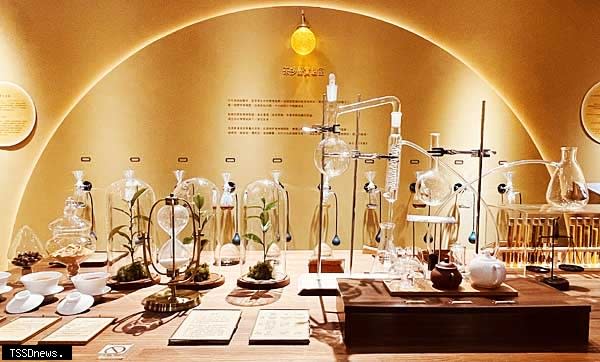 茶博館泡特展精心打造「茶多酚實驗室」，揭露泡出好茶的秘密。（圖：新北市文化局提供）