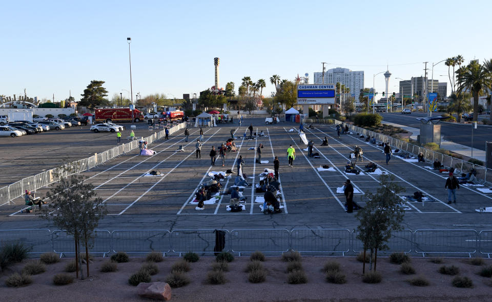 Aparcamiento al aire libre para los sintecho en Las Vegas