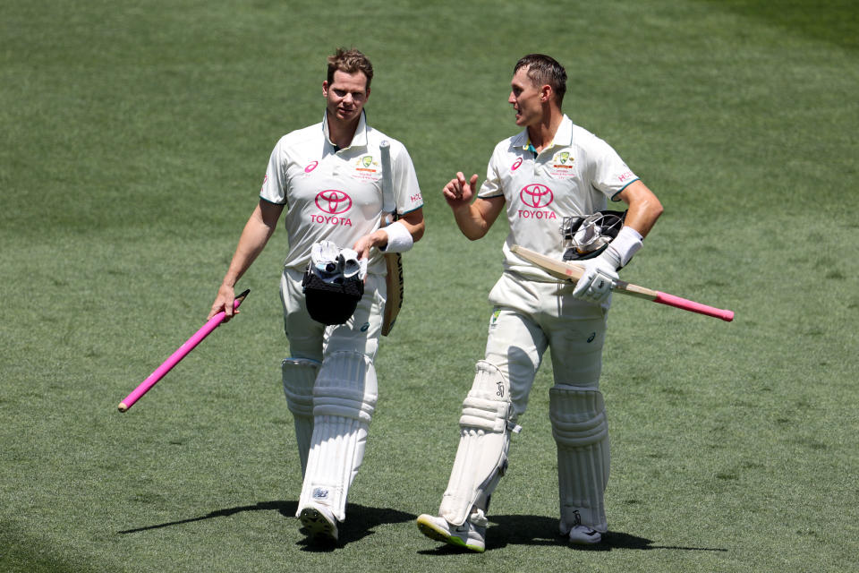 Steve Smith and Marnus Labuschagne walk off.