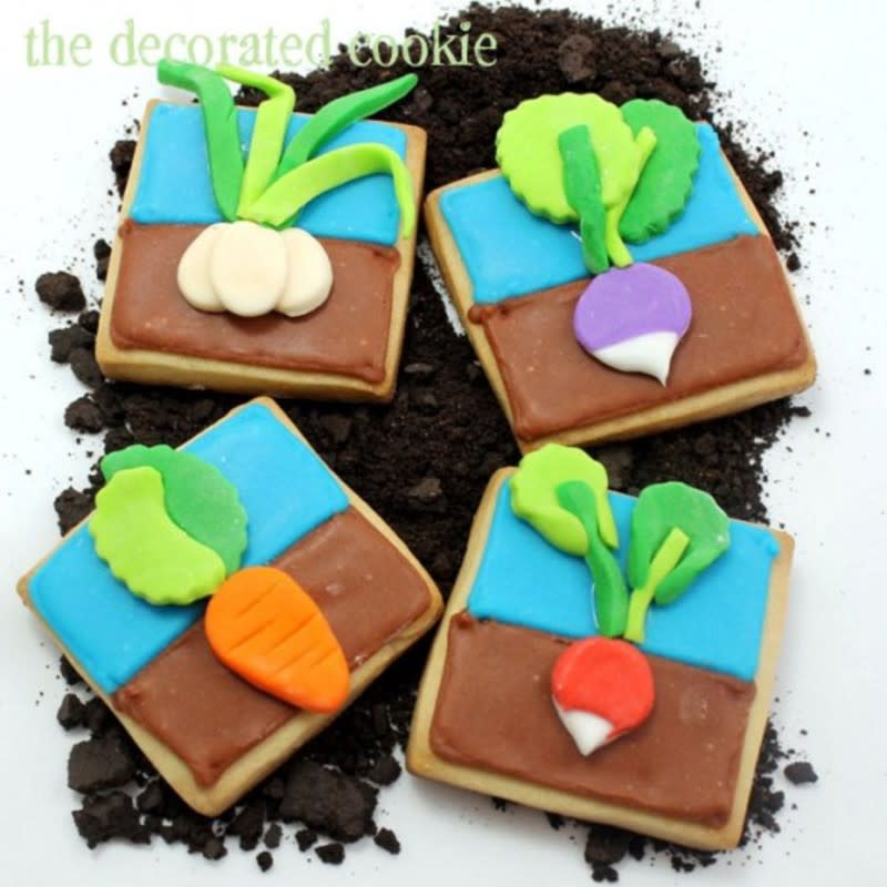 <p>The Decorated Cookie</p><p>Love these cute Vegetable Garden Cookies!</p><p>Directions <a href="http://thedecoratedcookie.com/2012/03/vegetable-garden-cookies/" rel="nofollow noopener" target="_blank" data-ylk="slk:HERE;elm:context_link;itc:0;sec:content-canvas" class="link rapid-noclick-resp">HERE</a></p>