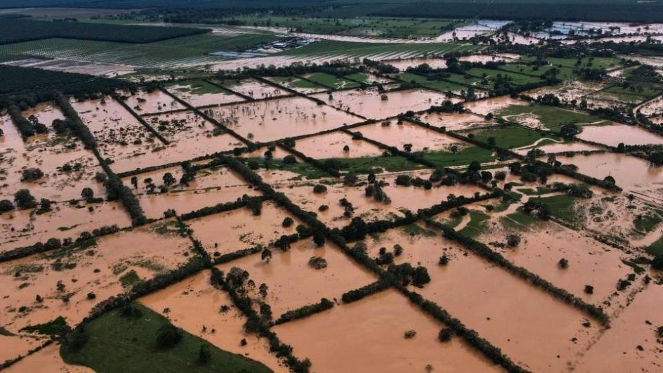 Así se veían este jueves zonas del municipio guatemalteco de Puerto Barrios, cerca de la frontera con Honduras.