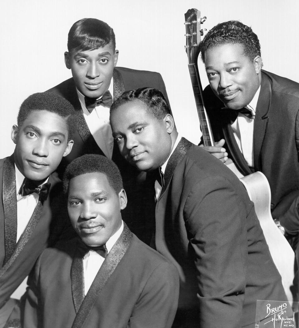 The Drifters (clockwise from top) Rick Sheppard, Bill Davis aka Abdul Samad, Johnny Moore, Charlie Thomas and Bill Fredricks pose for a portrait in 1967 in New York City