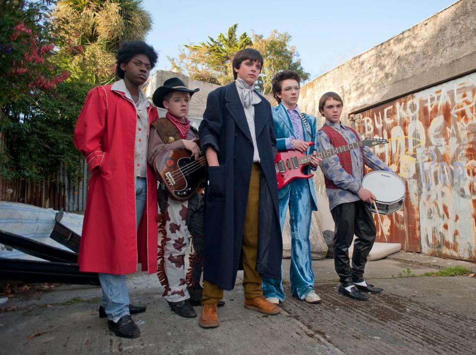 Conor (Ferdia Walsh-Peelo, center) gets a band together to impress a girl in "Sing Street."