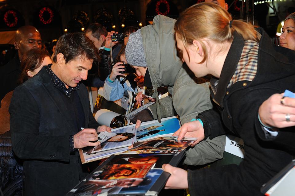 Tom Cruise meets fans at the 'Jack Reacher' World Premiere.