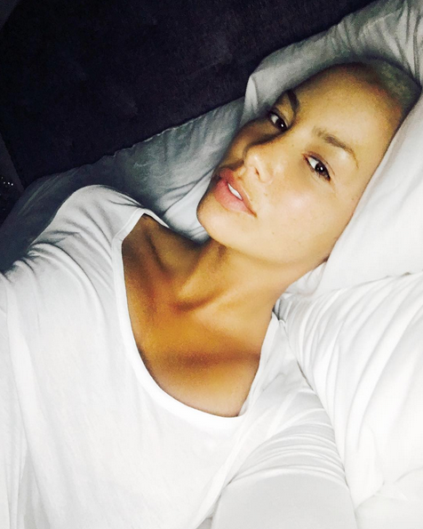 <p>Amber Rose took a break from her usually dolled up look for a no makeup selfie, and fresh faced looks beautiful on her. (Photo: Instagram/Amber Rose)</p>