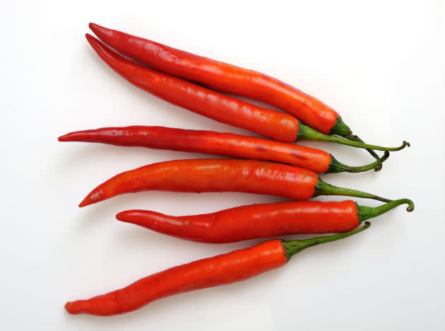 <b>Chillies</b>: Chillies are another great ingredient to ramp up your metabolic rate and burn that excess fat. The component capsaicin generates heat and boosts metabolism, helping burn calories for upto 20 minutes after your meal. So slice ‘em up and toss ‘em in!