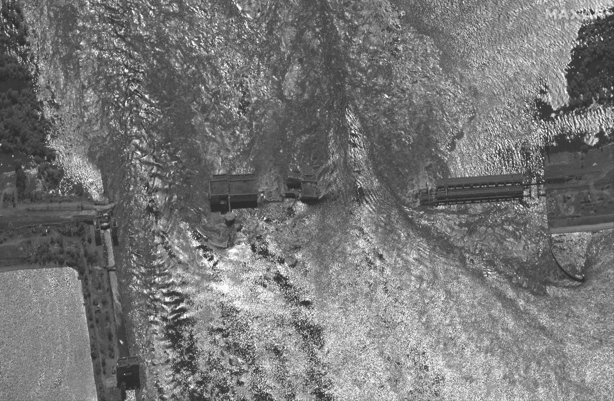 Closer view of destroyed Nova Kakhovka dam and hydroelectric plant captured yesterday afternoon (Satellite image ©2023 Maxar Technologies.)