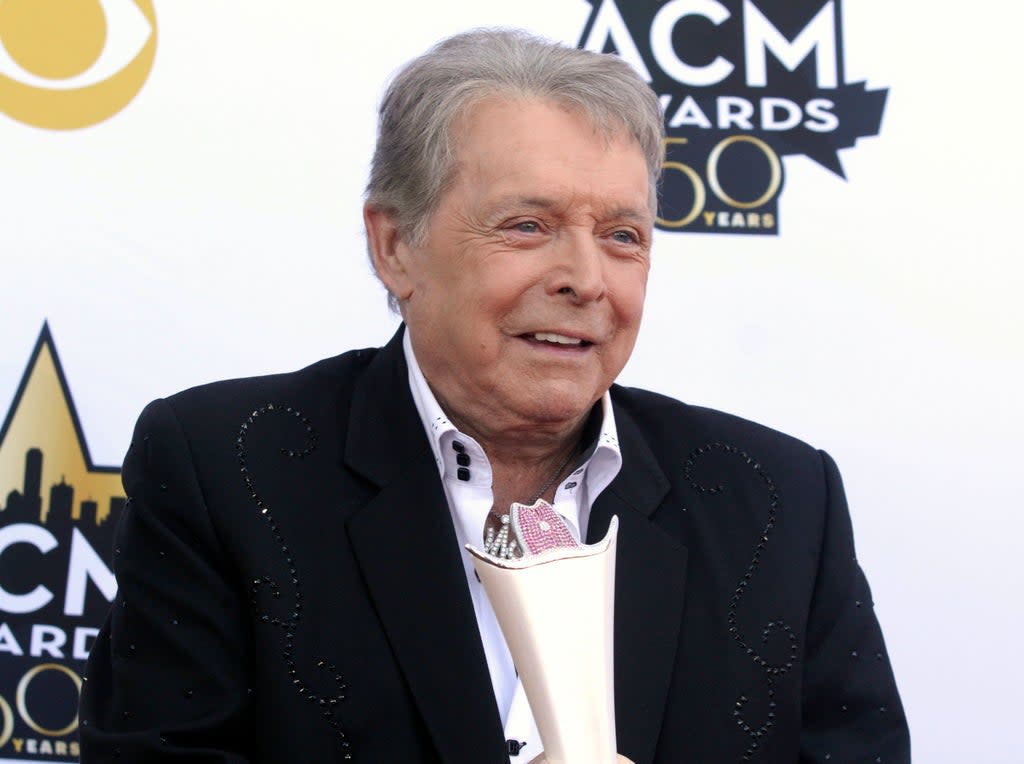 Obit Mickey Gilley (Jack Plunkett/Invision/AP)