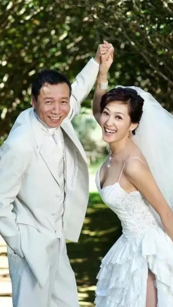 孟廣美與富商吉增和交往10個月就閃電結婚，婚姻生活至今幸福美滿。（圖／翻攝自微博）