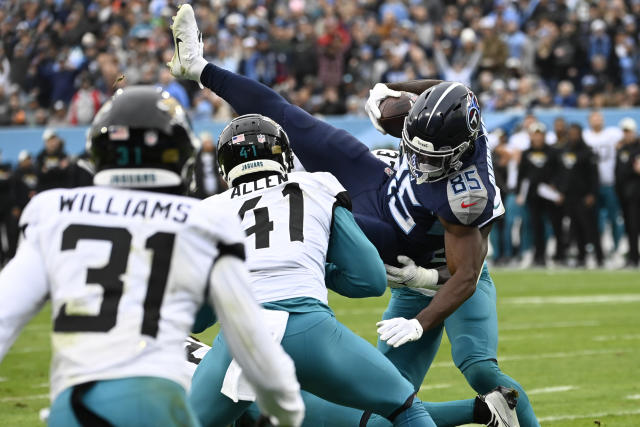 Titans commit 4 turnovers, fall 36-22 to Jaguars