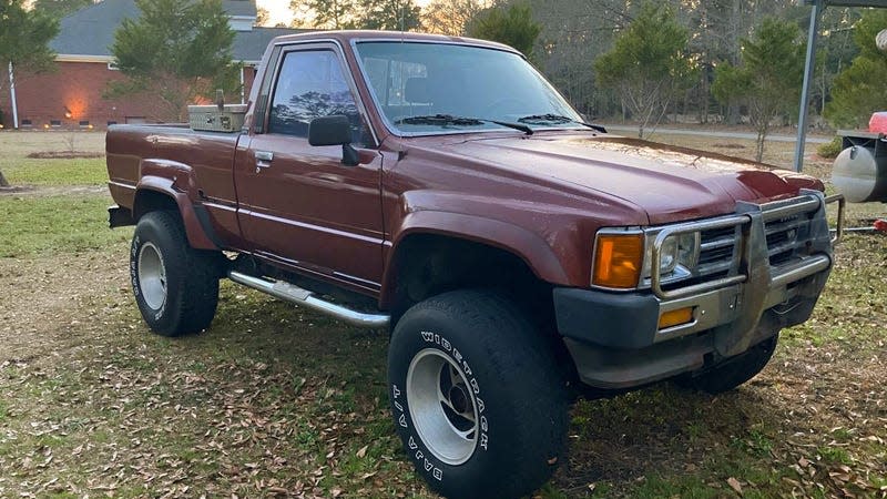 Photo: <a class="link " href="https://myrtlebeach.craigslist.org/cto/d/conway-1988-toyota-truck-v6-5spd/7737292267.html" rel="nofollow noopener" target="_blank" data-ylk="slk:Craigslist;elm:context_link;itc:0;sec:content-canvas">Craigslist</a>