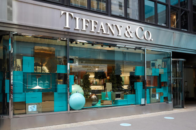 LVMH Pulls Out of Tiffany Takeover - WSJ