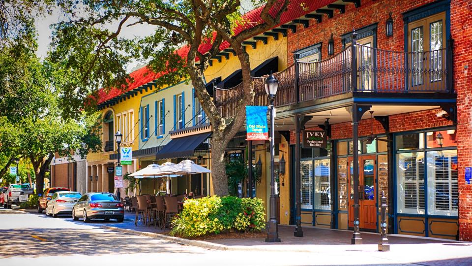 Old Main Street in downtown Bradenton, FL USA.