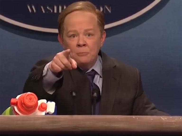 Saturday Night Live honours Sean Spicer in hilarious Melissa McCarthy tribute to outgoing press secretary