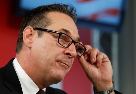 Head of the Freedom Party (FPOe) Heinz-Christian Strache addresses a news conference in Vienna, Austria, October 18, 2017. REUTERS/Heinz-Peter Bader