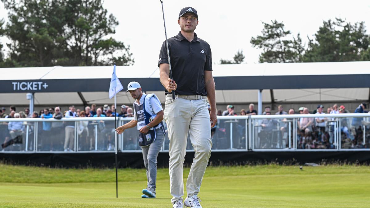 Ludvig Åberg leads by one, with Rory McIlroy three back at Genesis Scottish Open