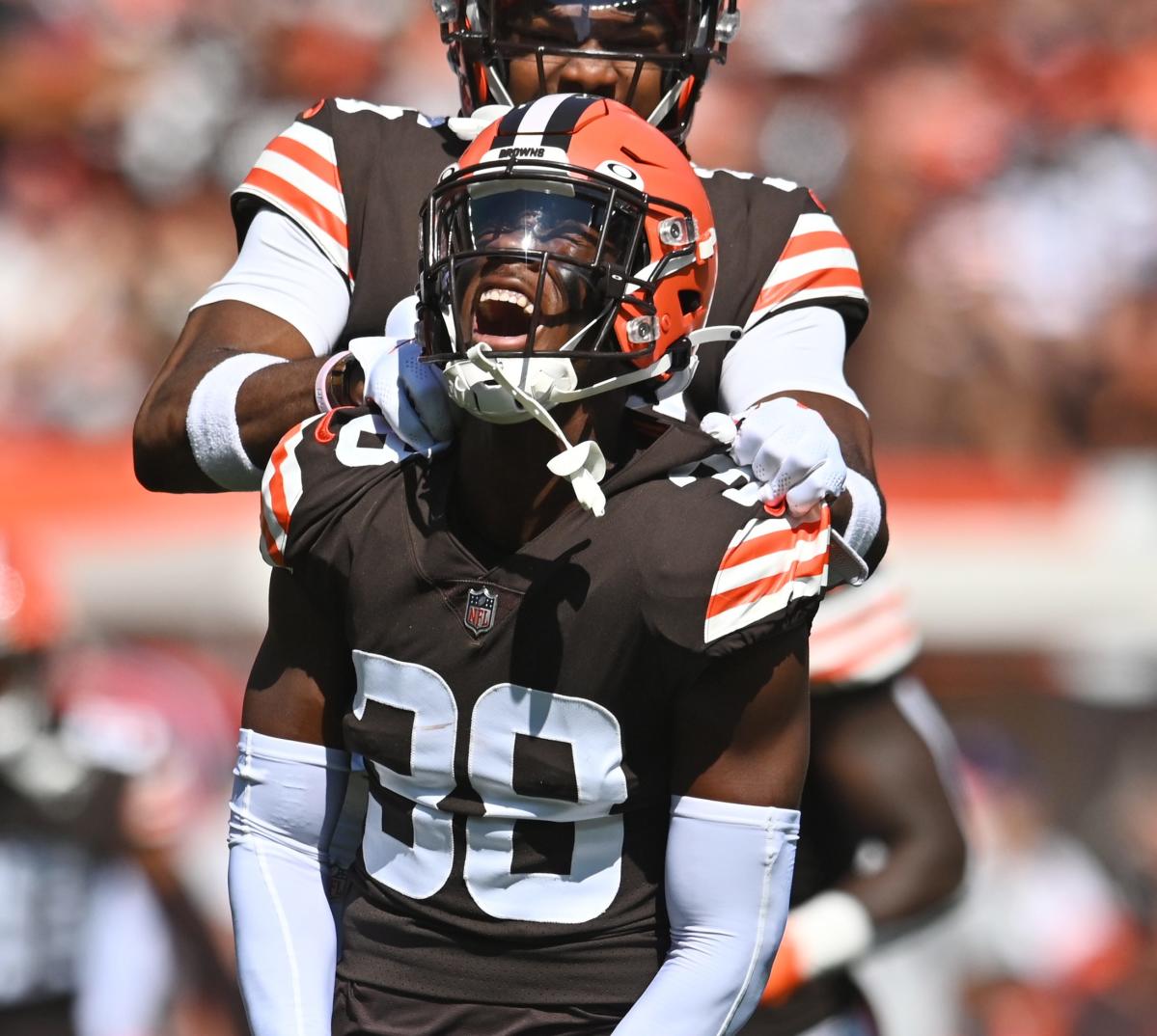 WATCH: Browns A.J. Green picks off Joe Burrow with Myles Garrett