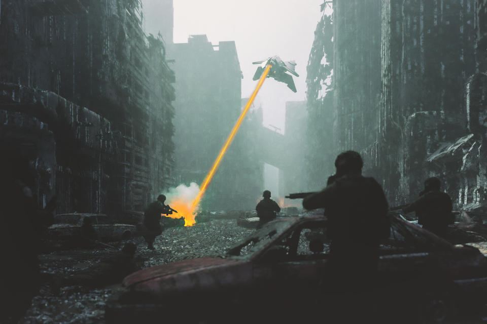 Simulación de un avión de guerra disparando un arma láser. Foto: Getty Images. 