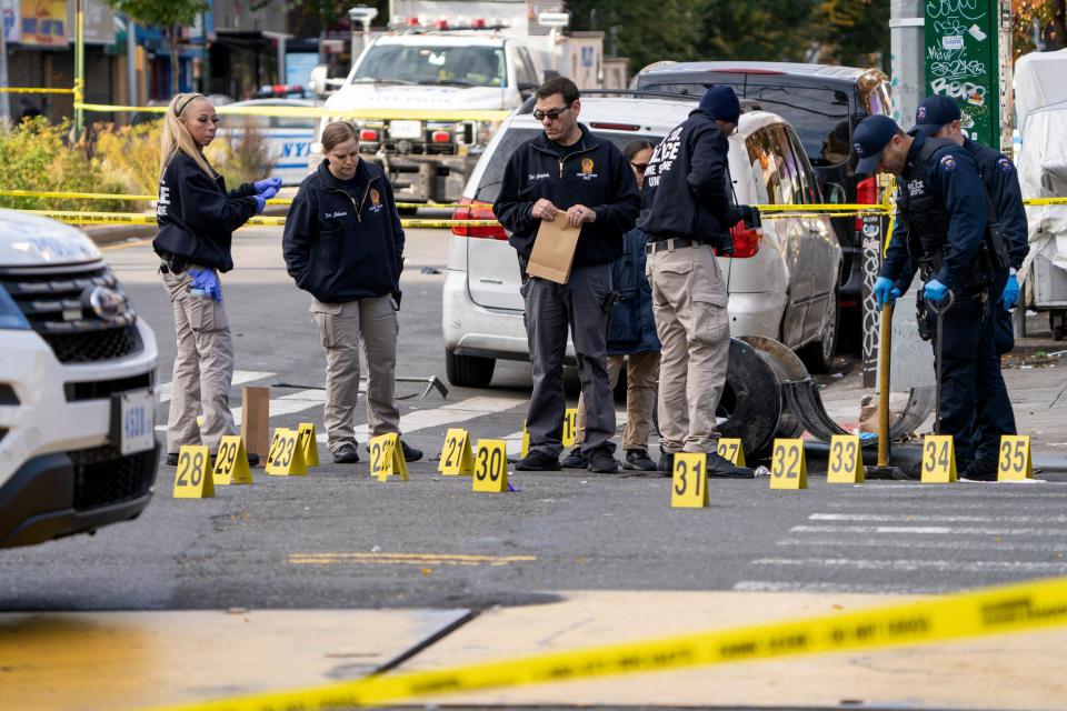 Four NYPD cops fatally shoot a man brandishing a gun 