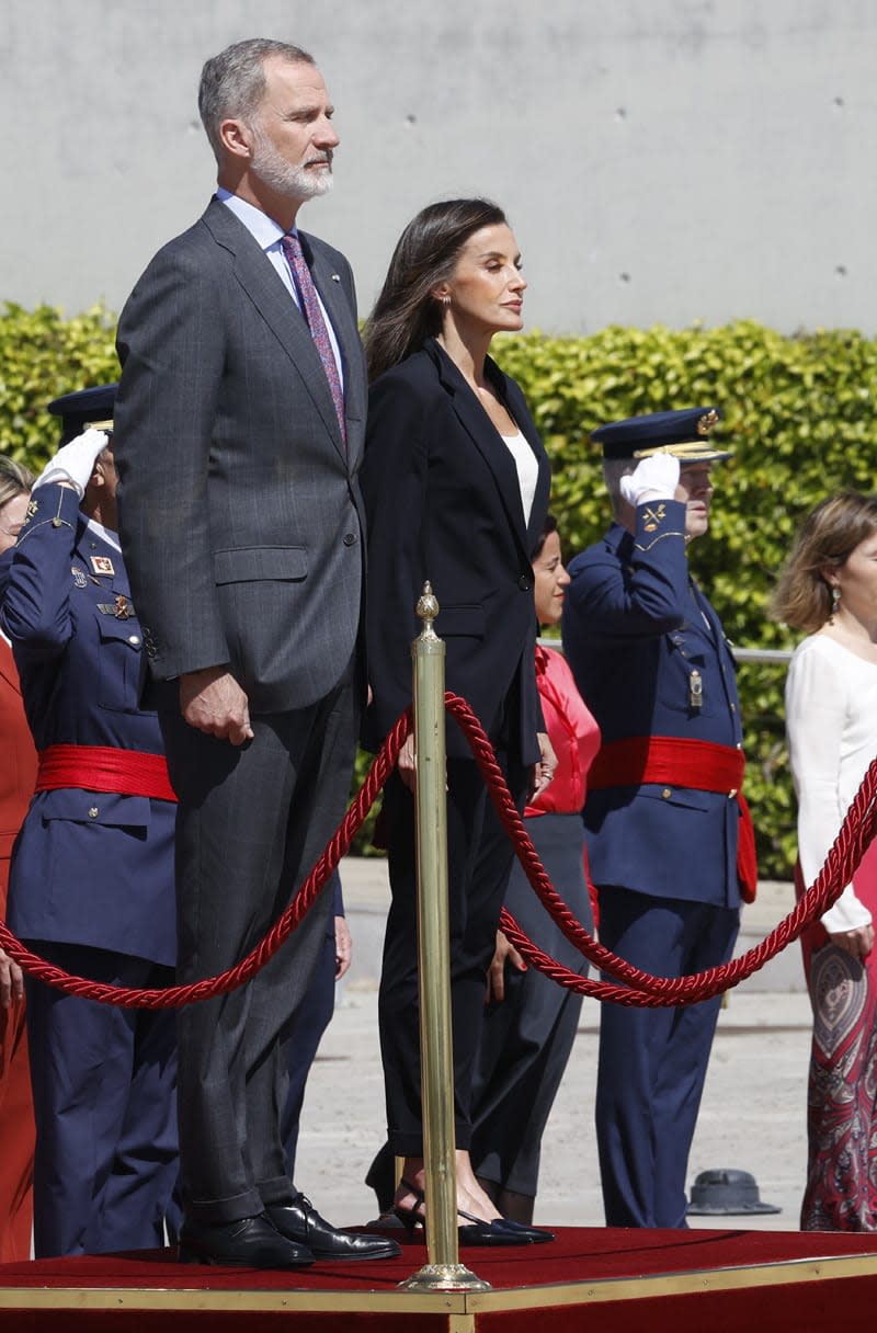 Reina Letizia traje Madrid look