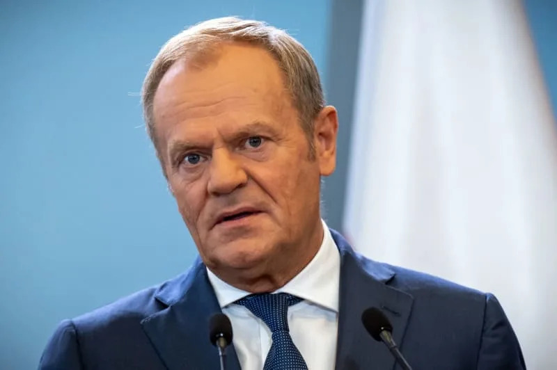 Polonya Başbakanı Donald Tusk, Alman-Polonya hükümet istişarelerinin ardından düzenlenen basın toplantısına katılıyor. Tusk, 9 Ağustos'ta eski Hukuk ve Adalet (PiS) partisi iktidarda olduğu sekiz yıl boyunca milyarlarca insanın kamu fonunu kullanarak suçladı. Michael Kappeler/dpa