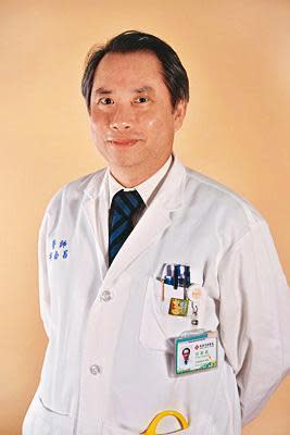 VICP召集人邱南昌說，2劑都打同廠牌疫苗就能預防重症，混打並非台灣防疫迫切之事。（翻攝馬偕醫院官網）