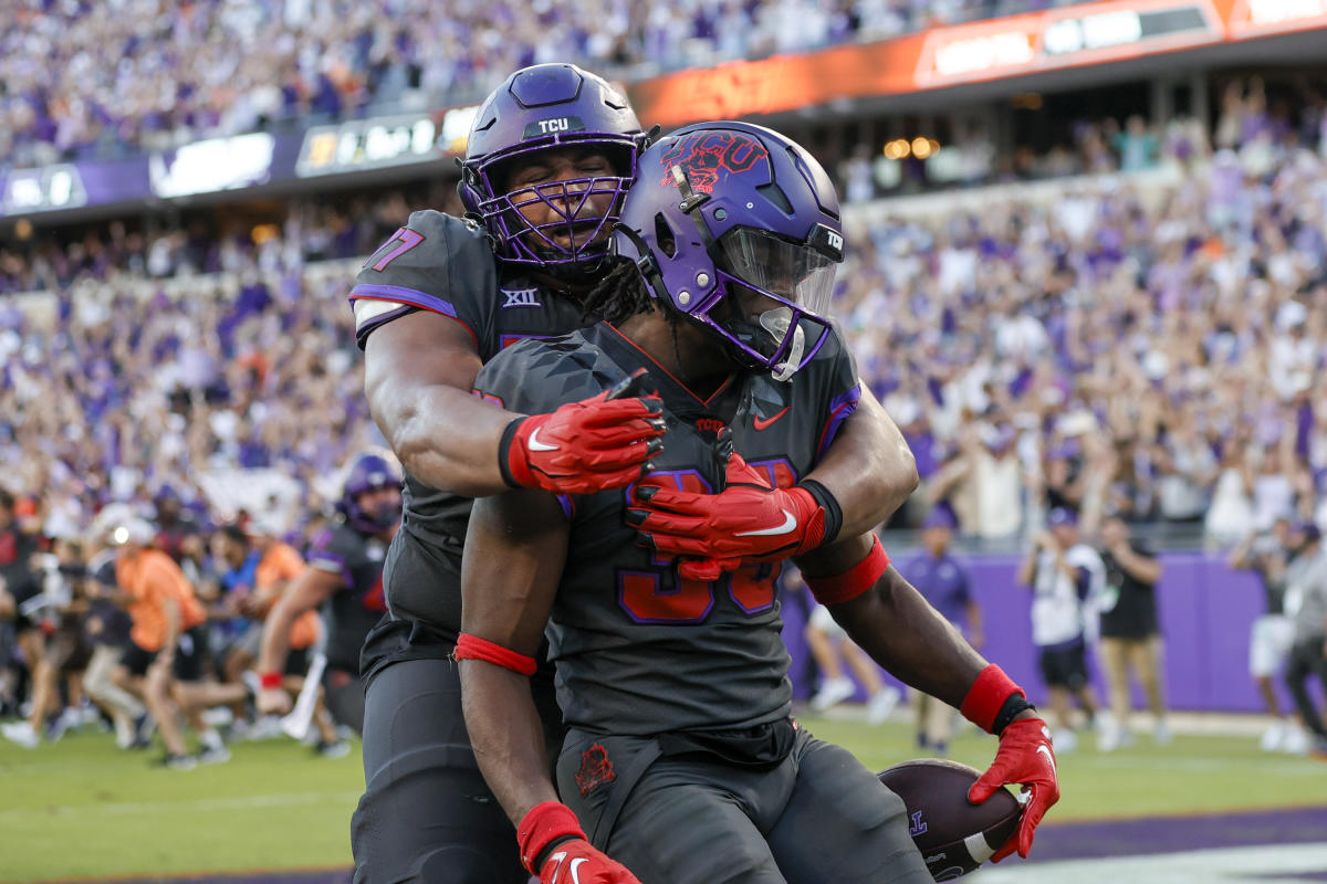 College Football Betting 2021: Week 8 college football over/under