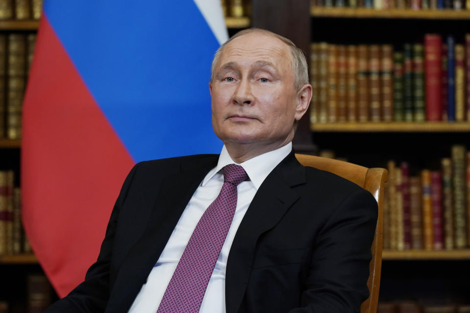 Russian President Vladimir Putin, meets with President Joe Biden, Wednesday, June 16, 2021, at the 'Villa la Grange', in Geneva, Switzerland. (AP Photo/Patrick Semansky)