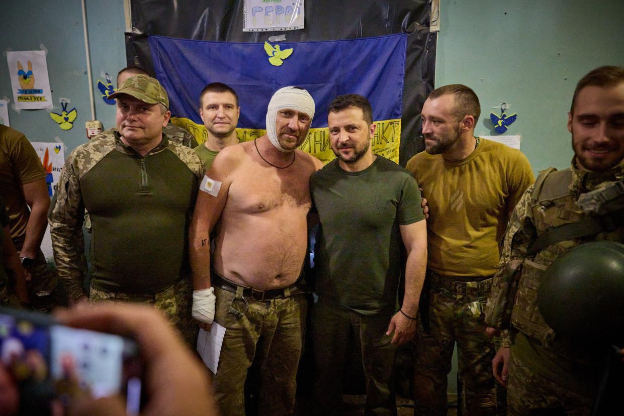 Volodymyr Zelensky meets soldiers (UKRAINIAN PRESIDENTIAL PRESS SER)