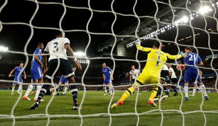 Britain Football Soccer - Chelsea v Tottenham Hotspur - Barclays Premier League - Stamford Bridge - 2/5/16 Chelsea's Gary Cahill scores their first goal Action Images via Reuters / John Sibley Livepic