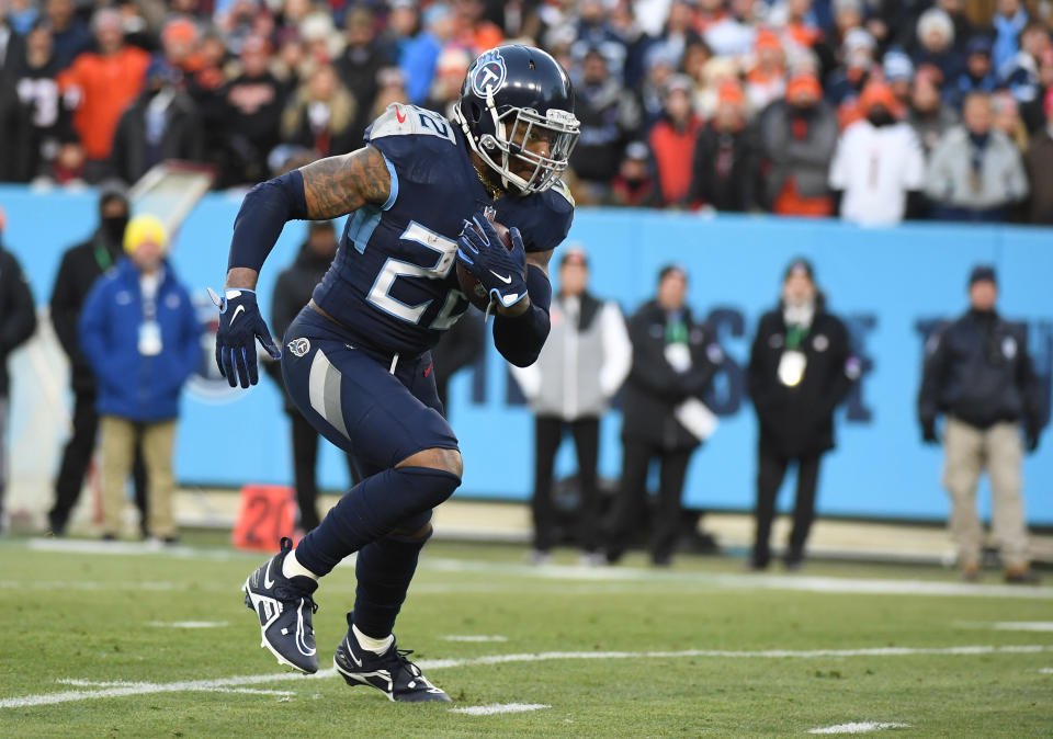 Derrick Henry leads the Titans against the Bengals in NFL Week 12. (Christopher Hanewinckel-USA TODAY Sports)