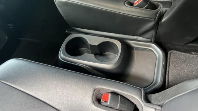 2024 Toyota Grand Highlander Cupholder Mega Test: Will the Nalgene bottle  fit? - Autoblog