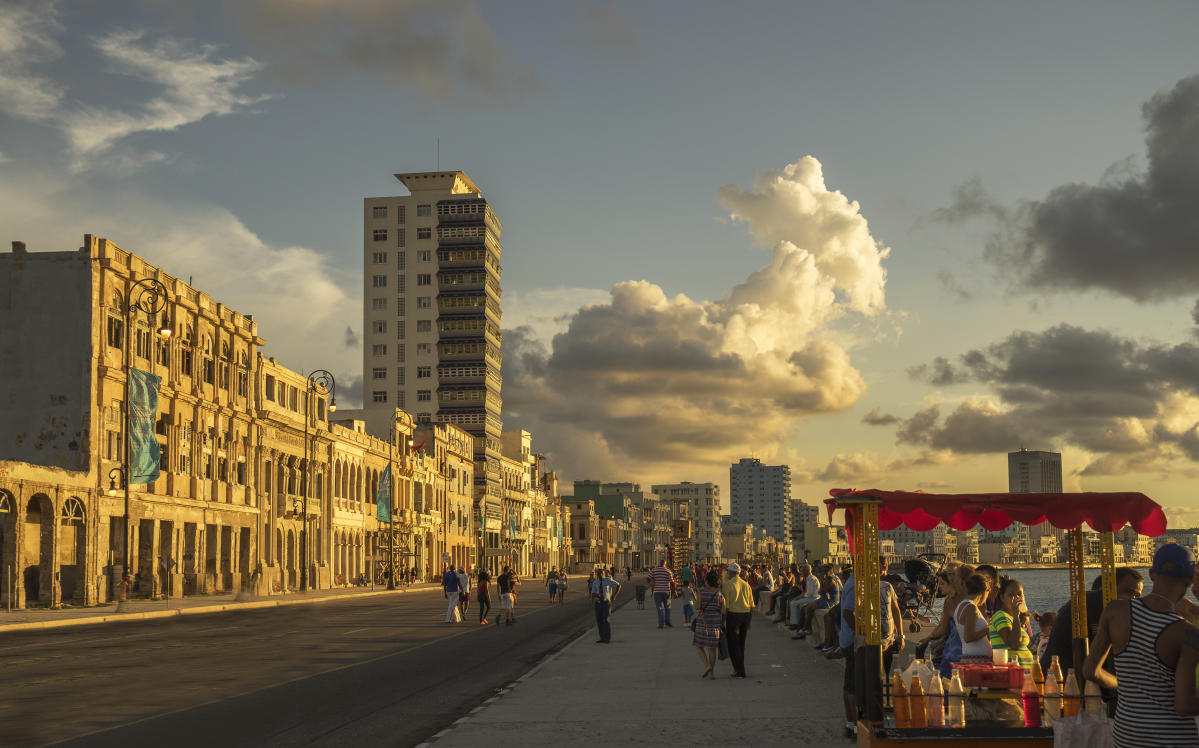 update-1-u-s-oks-american-airlines-bid-to-resume-service-to-some-cuban-airports-video