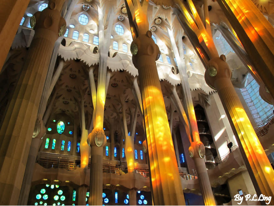 Sagrada Familia's Interior. Photo by Ling Poh Lean. 