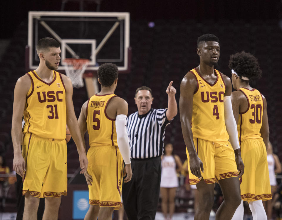 Southern California forward Chimezie Metu (4) is ejected after a flagrant foul during the first half of the team’s NCAA college basketball game against Washington State, Sunday, Dec. 31, 2017, in Los Angeles. (AP Photo/Kyusung Gong)