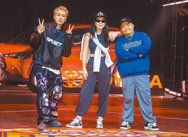 《大嘻哈2》評審陳星翰（左起）、蔡詩芸、迪拉胖昨出席總冠軍賽。（粘耿豪攝）
