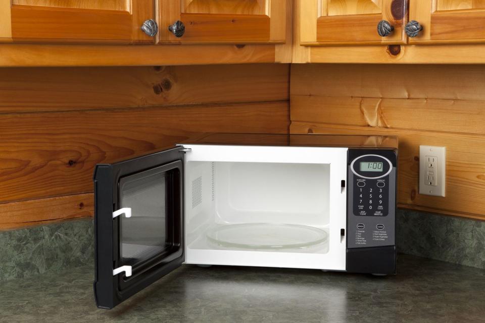 how to clean microwave