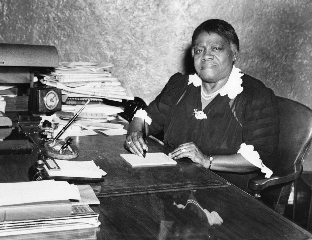 Educator Mary McLeod Bethune regularly wrote of her travels abroad. <a href="https://www.gettyimages.com/detail/news-photo/educator-mary-mcleod-bethune-sits-at-a-desk-possibly-in-the-news-photo/117627766?adppopup=true" rel="nofollow noopener" target="_blank" data-ylk="slk:Robert Abbott Sengstacke via Getty Images;elm:context_link;itc:0;sec:content-canvas" class="link ">Robert Abbott Sengstacke via Getty Images</a>
