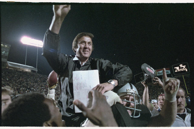 Congressmen introduce resolution urging that Tom Flores make Pro Football  Hall of Fame