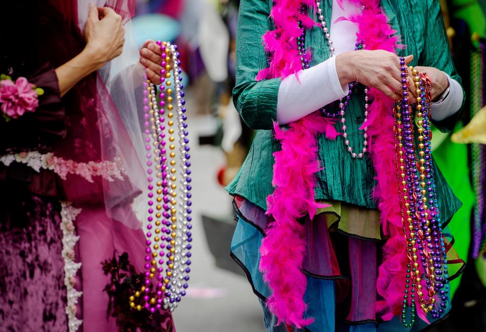 The Mardi Gras dice crawl around downtown Zanesville is set for Saturday night.