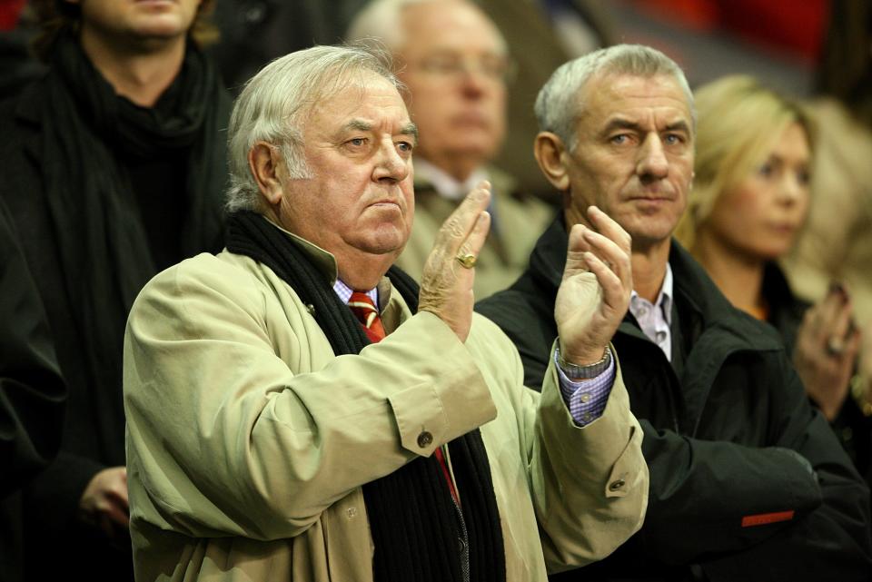 Jimmy Tarbuck (left) and Ian Rush (right) in the stands