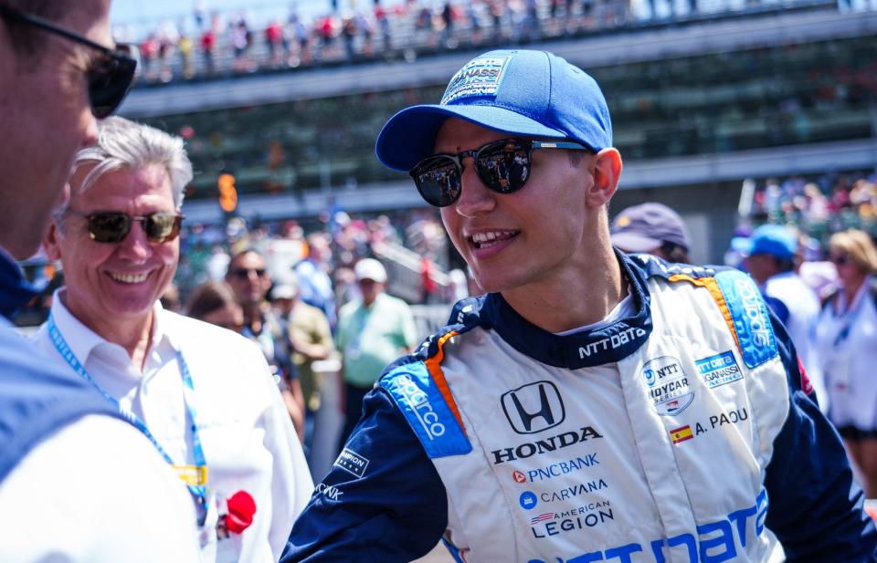 Chip Ganassi Racing driver Álex Palou (10) talks with fans Sunday, May 29, 2022, prior to the start of the 106th running of the Indianapolis 500 at Indianapolis Motor Speedway.